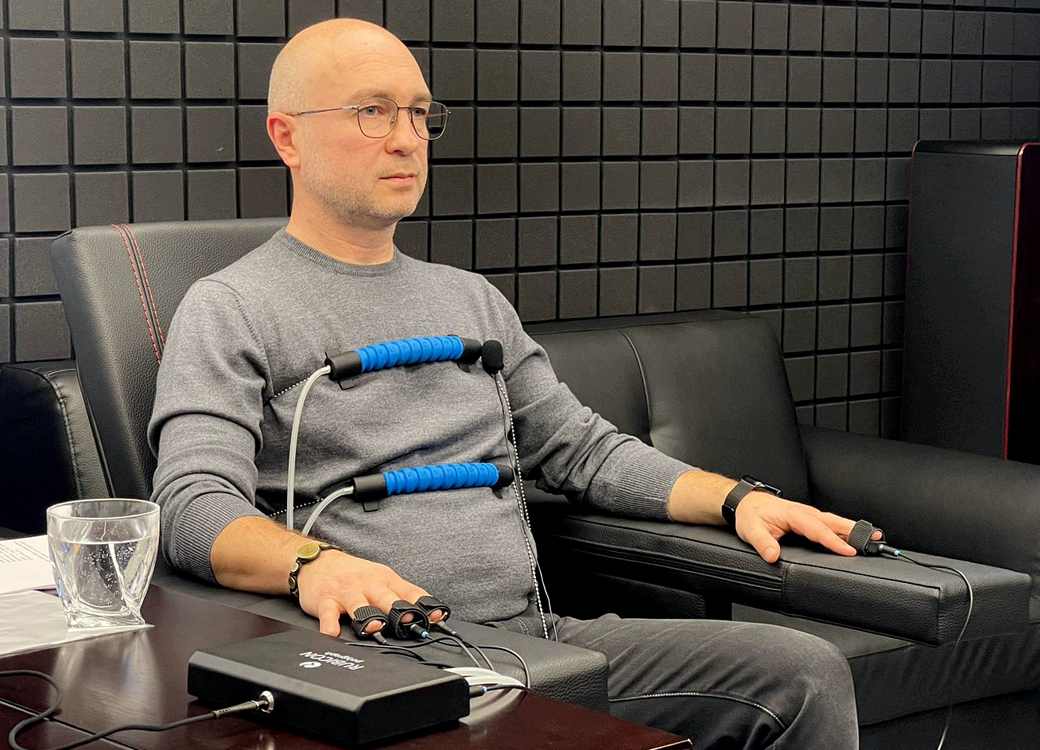 ПОЛІГРАФ ДЛЯ КОЛИШНЬОГО КЕРІВНИКА ДЕПАРТАМЕНТА МІНІСТЕРСТВА ОБОРОНИ О.ЛІЄВА ЗА ПіДОЗРОЮ У РОЗКРАДІННІ...